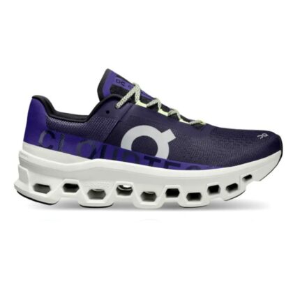 En los zapatos morados del monstruo de las nubes 1